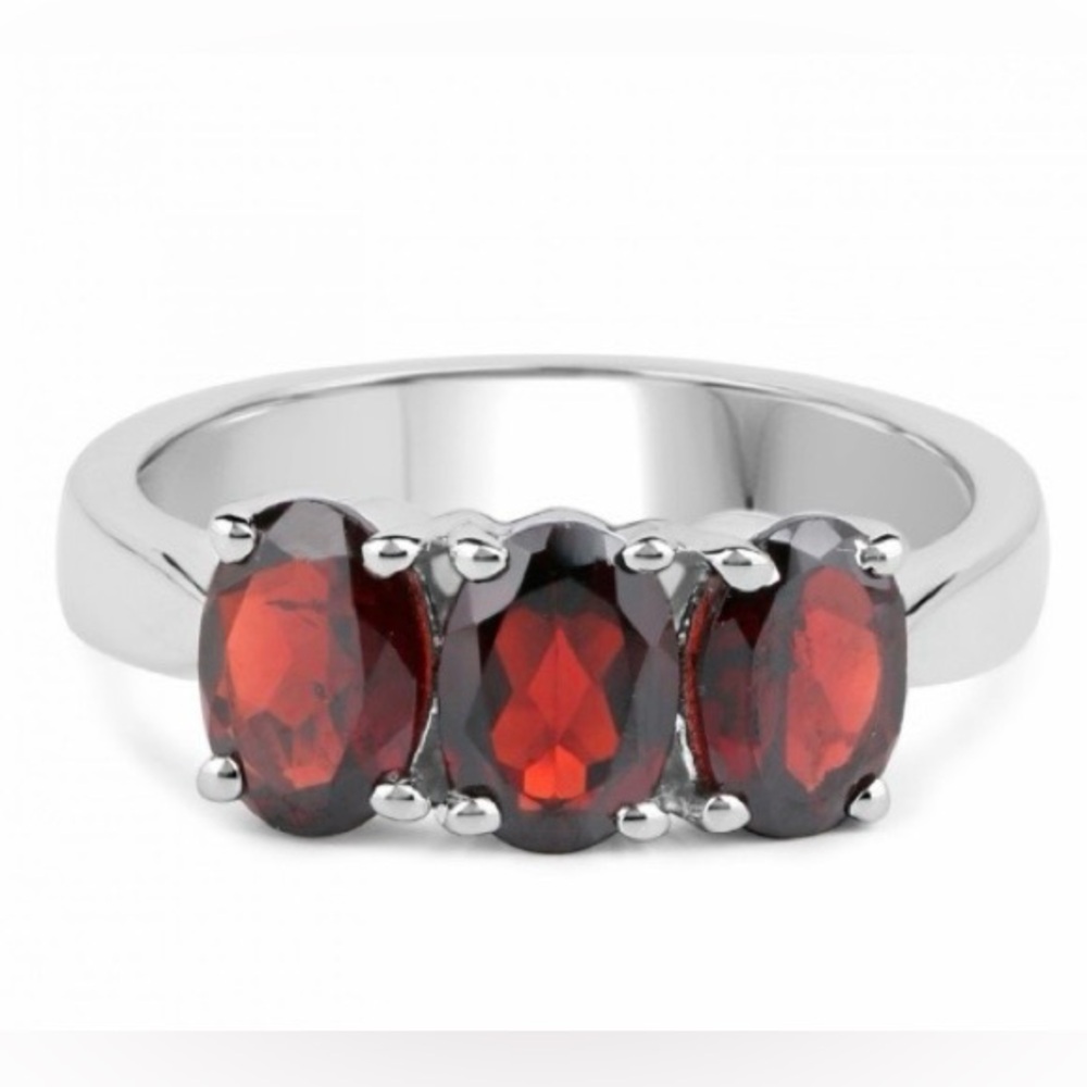Ring - Ladies Sterling Silver Garnet Size 7 Designer Ring